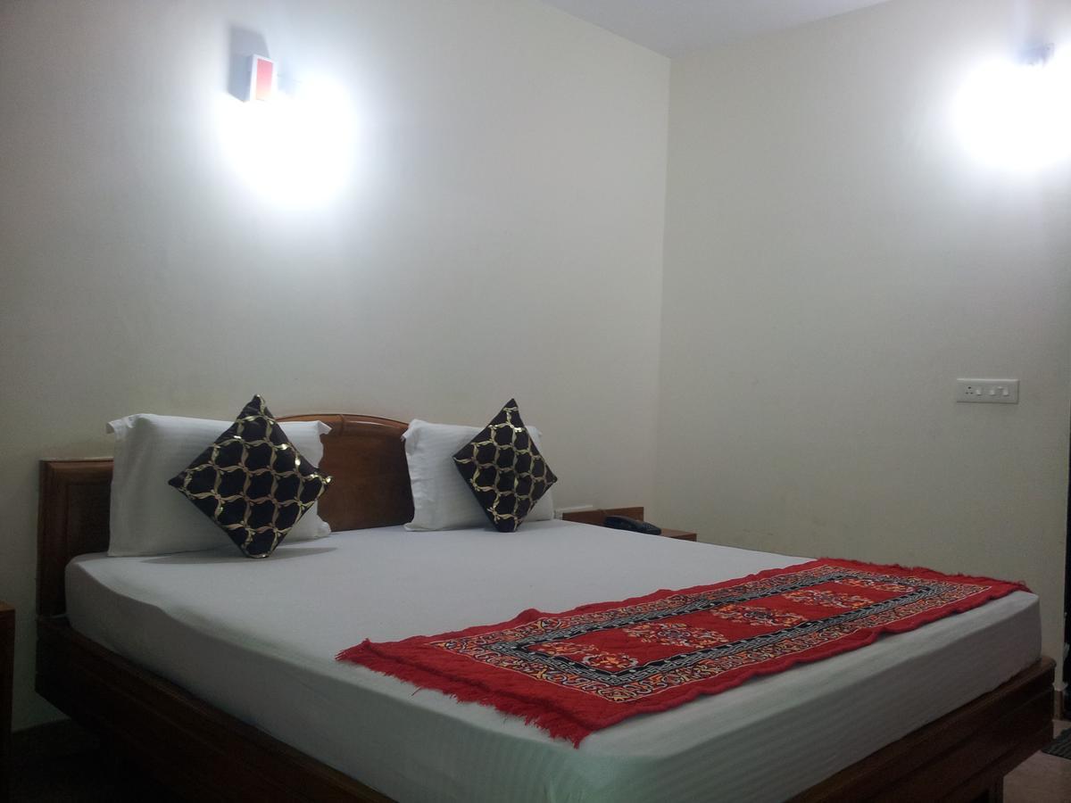 Hotel M J Residency Puri Zewnętrze zdjęcie