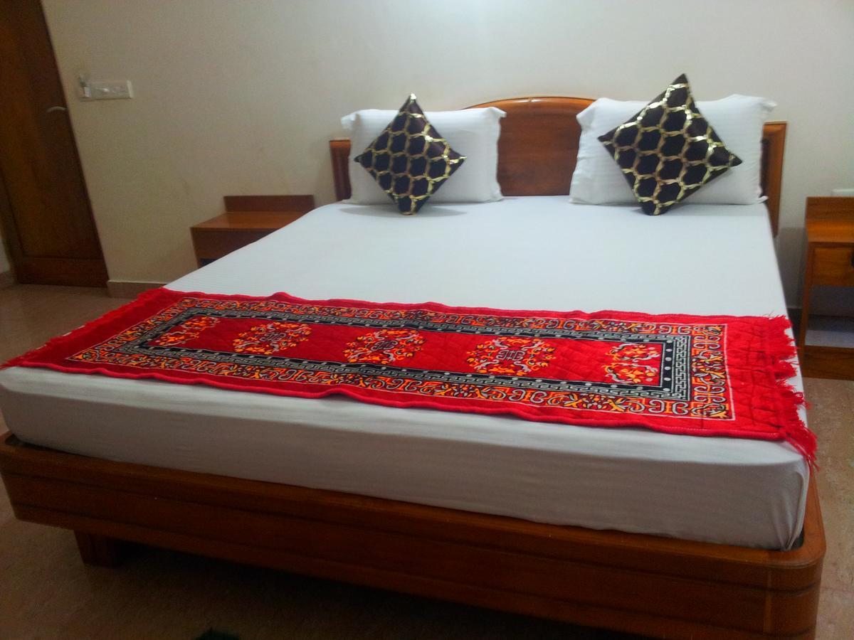 Hotel M J Residency Puri Zewnętrze zdjęcie