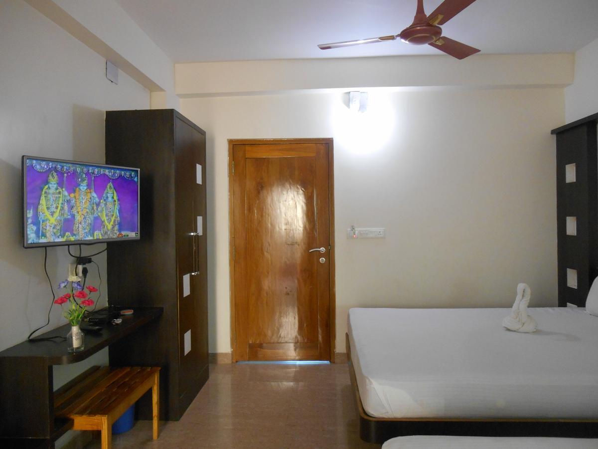 Hotel M J Residency Puri Zewnętrze zdjęcie